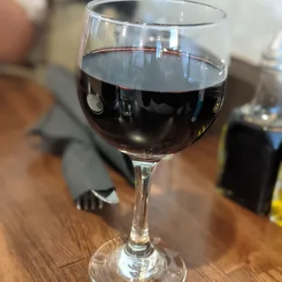 Red blend wine