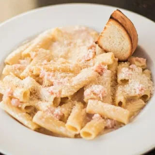 Lobster Mac and Cheese Pasta