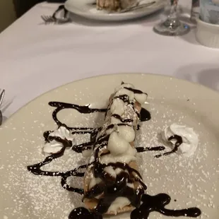 Cannoli.