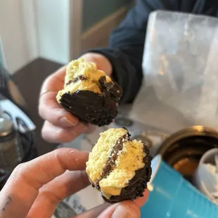 Chocolate dipped cookie