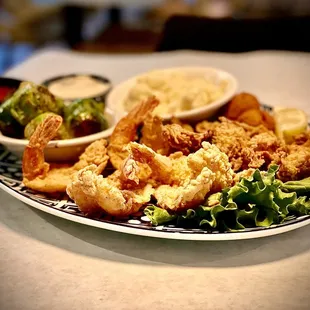 Shrimp &amp; Oyster Platter