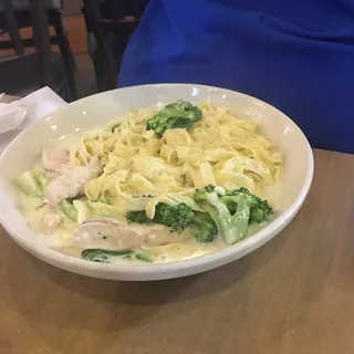 Fettuccine Alfredo