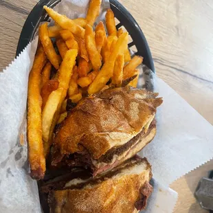 Roast beef sandwich