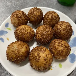 Sesame rice balls