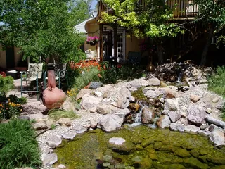 Courtyard Country Inn