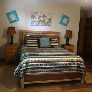 Western Room - Queen Bed