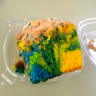 Pongu rainbow coffee cake