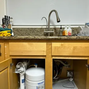 Under counter system with dual-head faucet
