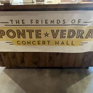 a sign for the friends of ponte vedra concert hall