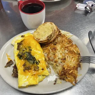 Goetta omelette with spinach