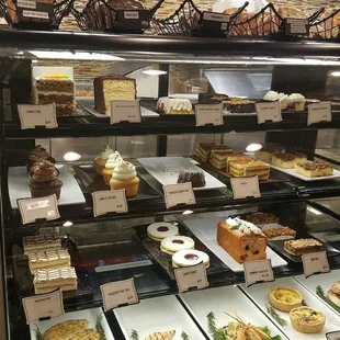 Dessert case