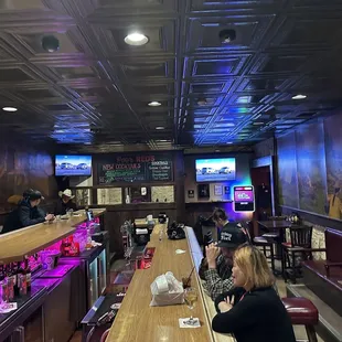 Bar shot - late night Th - it's never this empty...