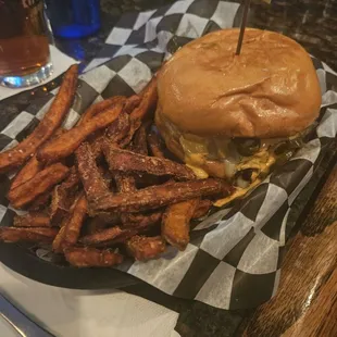 Blast Furnace Burger &amp; Sweet Potato Fries!!