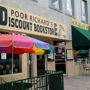 Poor Richard&apos;s Discount Bookstore