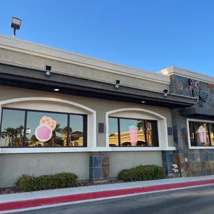 the outside of the restaurant