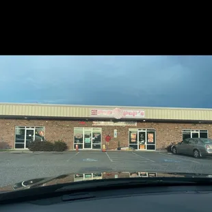 Front entrance. They have a 28" pizza!