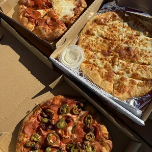 10&quot; pizzas and cheese bread