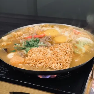 10. Taiwanese Spicy Pot/