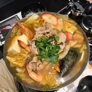 14. Thai Style Hot Pot
