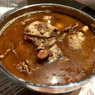 16. Sesame Oil Chicken Pot