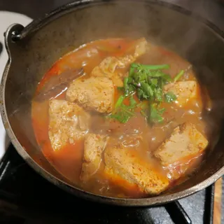 19. Spicy Duck Maroon Jelly with Stinky Tofu