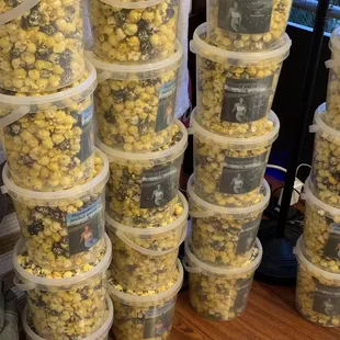 A jumbo bag will fill (20) 128oz buckets.