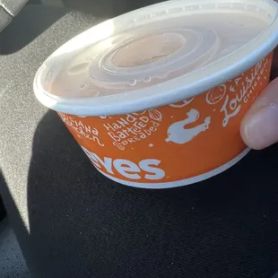 No lids for the Homestyle Mac &amp; Cheese on my togo order