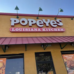 the front of popeyes louisiana kitchen