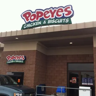 the entrance of popeye's chicken and biscuits
