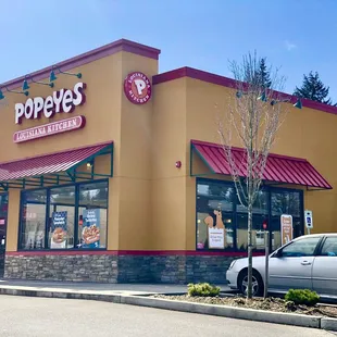 the outside of popeyes restaurant