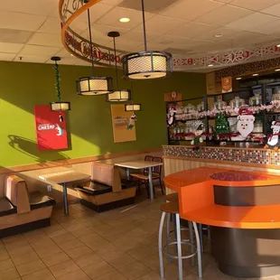 the inside of a fast food restaurant