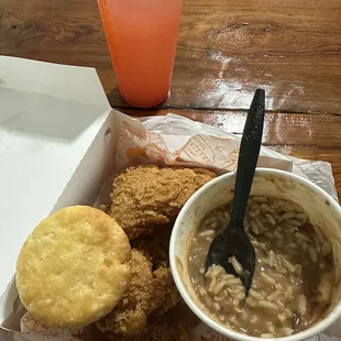 4 piece with beans and a Strawberry lemonade.
