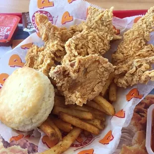 Spicy chicken tenders with fries