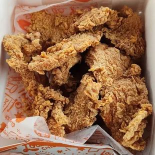Teeny-tiny pieces of chicken. This box was $24. Waste of money! Chicken tenders shrunk by 60%. Terrible. No bueno!!
