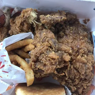 This is spicy chicken according to Popeyes in Palatka, Fl. This is the worst chicken I have ever ate. It tastes rotten and very greasy.