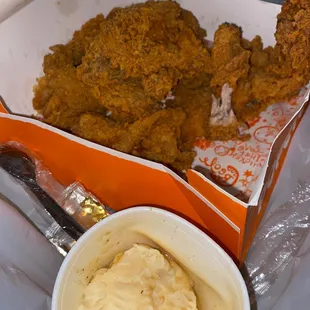 Mashed potatoes and chicken