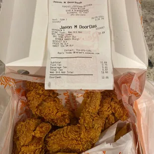 So not what I ordered, these idiots SUCK! DoorDash charges $20 for a ten $ order. Didn&apos;t even get the ranch dip. What losers!!!