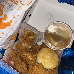 Missing biscuit and no spork for mash potatoes. Mac and cheese was not available . Bad customer service 7:50pm July 23 2024