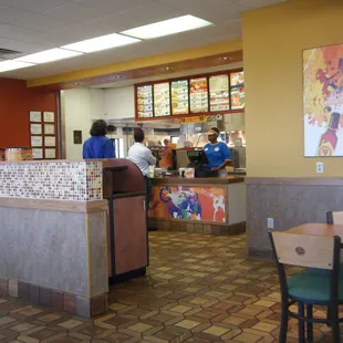 the inside of a fast food restaurant