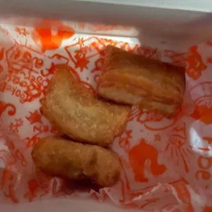 Ordered the beignets, and no powdered sugar...  I don't know when they were cooked, but it wasn't recently.