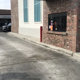 No one in their driveway, for a reason!