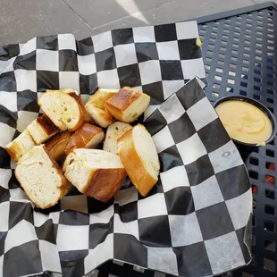 Pretzel bites with cheese