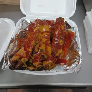 Or just go for something simple with our house sauce and regular barbecue sauce
