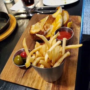 Truffle grilled cheese