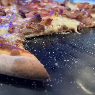 Thin and crispy crust