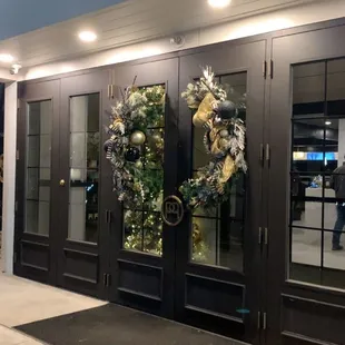 Very classy Christmas decor