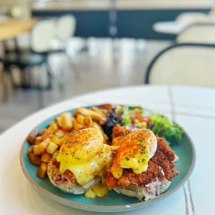 Nashville Hot Chicken Benedict. Yum! | www.moniquedao.com