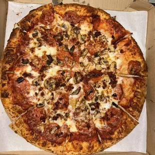 Large pepperoni, bacon &amp; mushroom pizza
