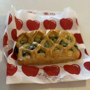 Spinach puff