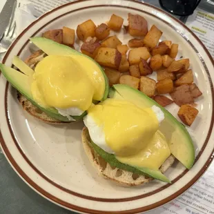 Eggs Benedict with avocado